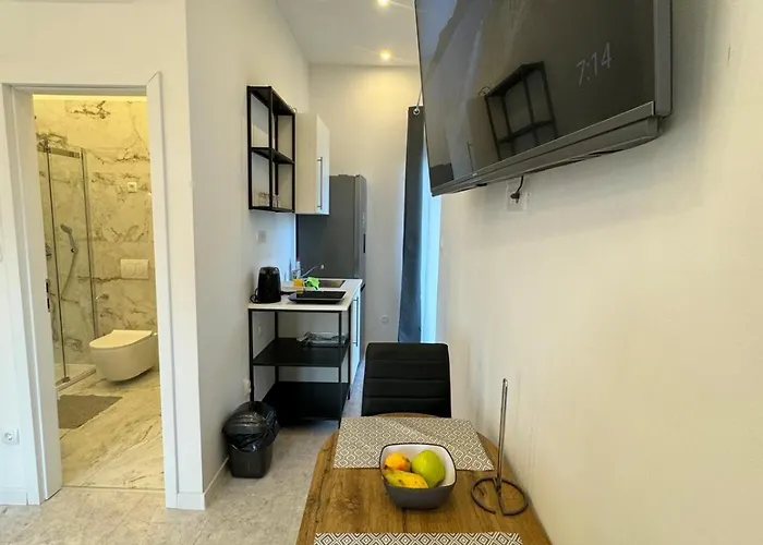 Exclusive Comfort With Balconies Apartment *